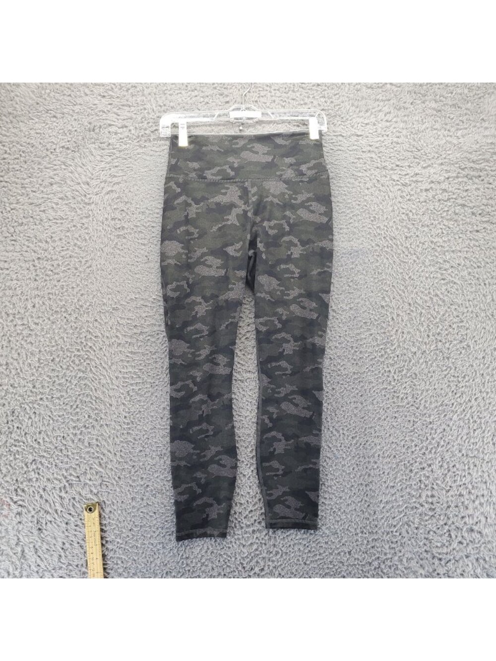 Fabletics Pants Womens Small Green Camo PowerHold High Rise Ankle Leggings